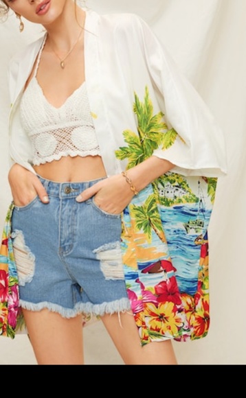 LAST ONE!! White Tropical Kimono - Picture 3 of 8